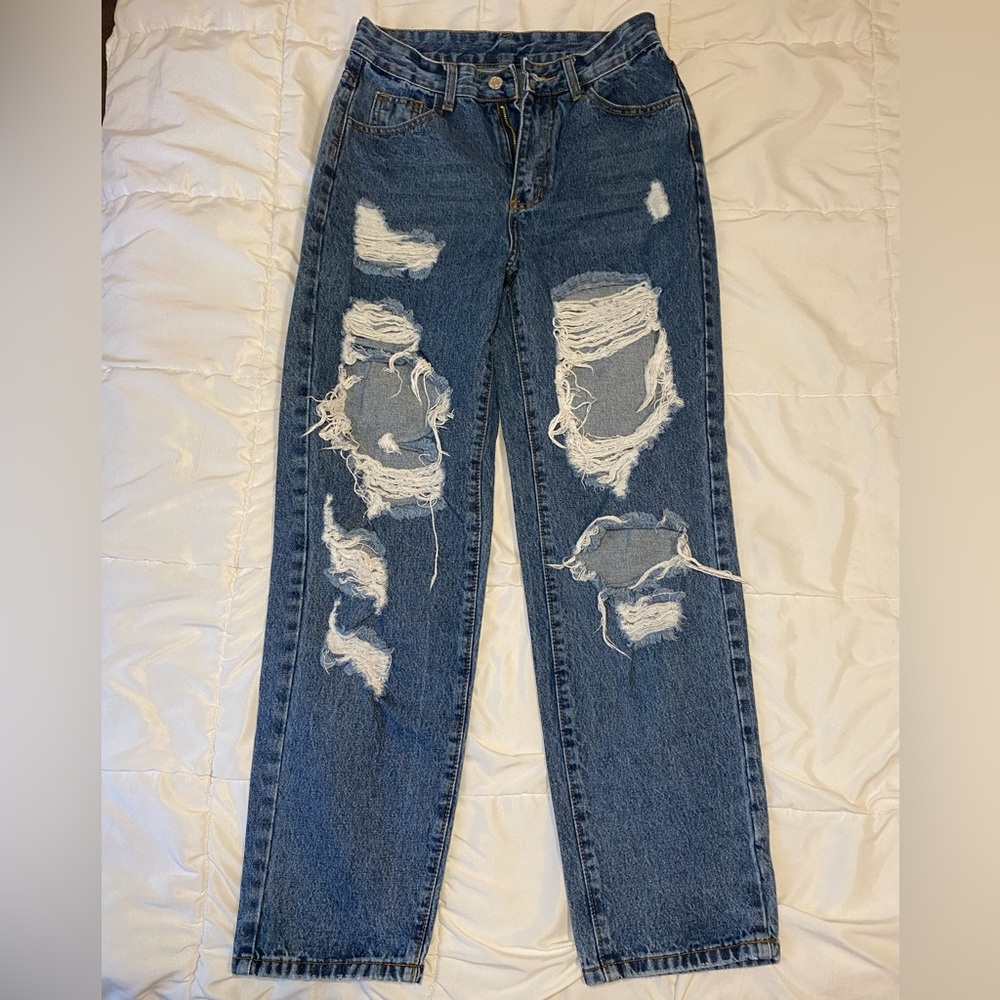 Super ripped mom jeans